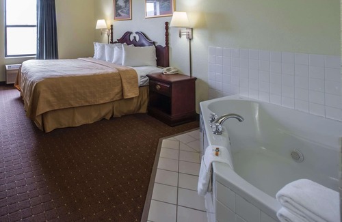 Harrisburg Hotel | Quality Inn