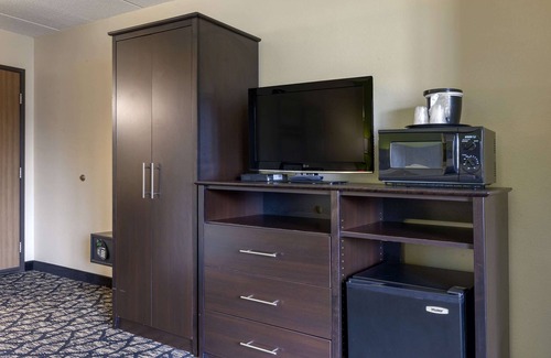 Oshkosh Hotel | Quality Inn
