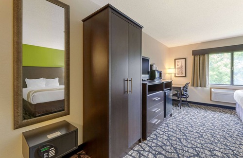 Oshkosh Hotel | Quality Inn