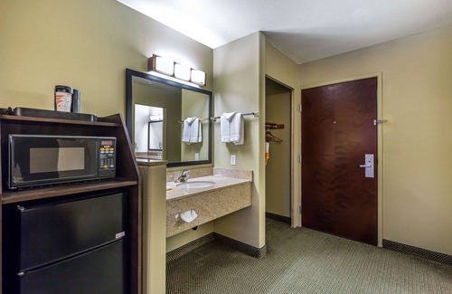 St. George Hotel | Quality Inn Washington - St. George North