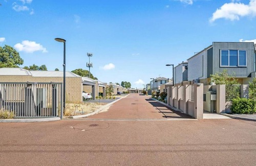 Ferndale House | Quality Stay in Perth