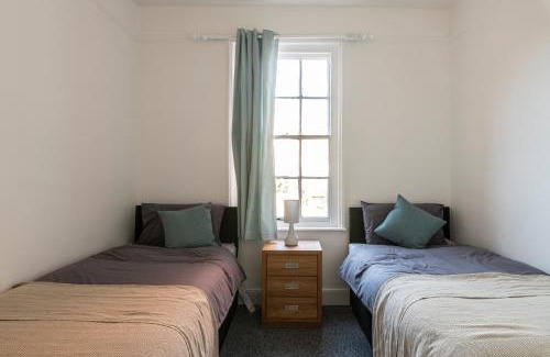 Brighton House | Quality Stay Room