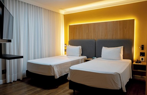 Pinheiros Hotel | Quality Suítes Oscar Freire