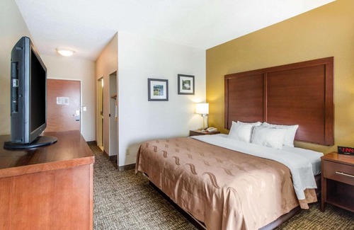 Corbin Hotel | Quality Suites Corbin North