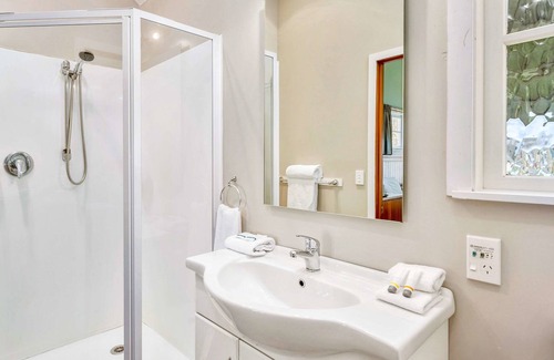 Rangatira Park Hotel | Quality Suites Huka Falls