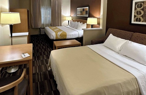 Fargo Hotel | Quality Suites Near West Acres