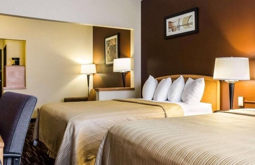 Fargo Hotel | Quality Suites Near West Acres