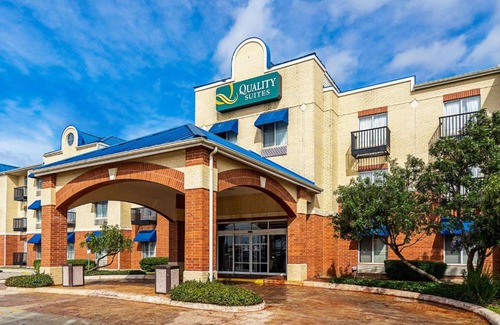 North San Antonio - SAT Hotel | Quality Suites San Antonio Northeast