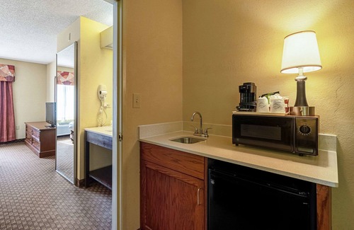 North San Antonio - SAT Hotel | Quality Suites San Antonio Northeast
