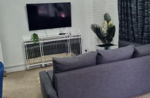 Wainscot Apartment | Quantock Lodge Vicarage 1
