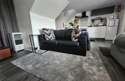 Wainscot Apartment | Quantock Loft Studio 3