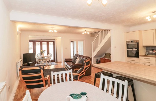 Cheddar Cottage | QUARRY COTTAGE, family friendly, with a garden in Draycott