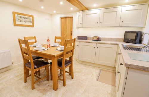 Longford Cottage | QUARRY HOUSE, family friendly, with open fire in Oswestry