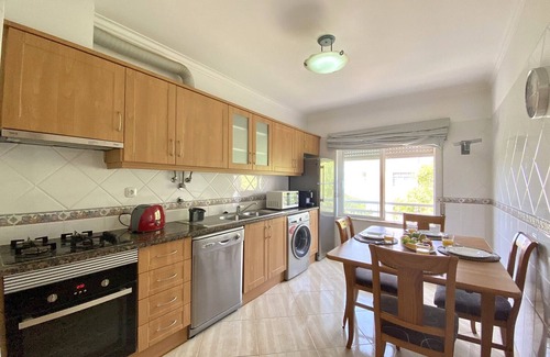 Cavacos Apartment | Quarteira Central by Homing
