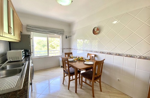 Cavacos Apartment | Quarteira Central by Homing