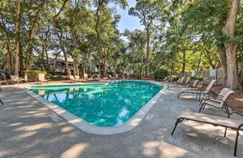 Folly Field House | quarter Mi to Ocean Beach Pebble Townhome with Patio
