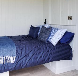 Bangor Other | Quarterlands Glamping, Shepherds hut Bracken