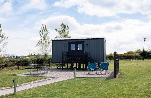 Bangor Other | Quarterlands Glamping, Shepherds hut Bramble