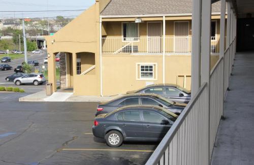 Antioch Hotel | Quarters Inn & Suites