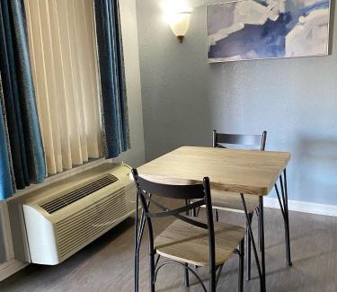 Antioch Hotel | Quarters Inn & Suites