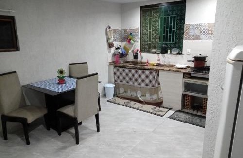 Ponte dos Leites House | Quarto,cozinha,banheiro e área externa compartilhada