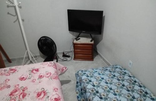 Ponte dos Leites House | Quarto,cozinha,banheiro e área externa compartilhada