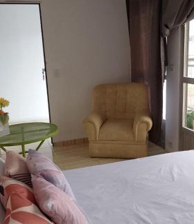 Portao House | Quarto Duplo BWC compartilhado
