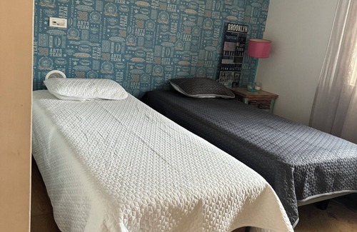 Oeiras Apartment | Quarto Duplo com Piscina Junto a Lisboa e Caxias