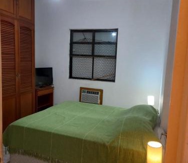 Boqueirao Apartment | Quarto e sala Boqueirão quadra da praia