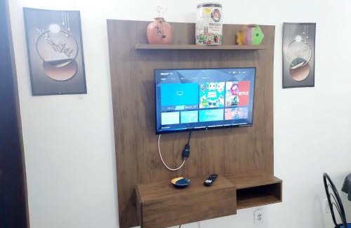 Jardim Nautilus Apartment | Quarto e Sala com Ar Condicionado, TV e Cozinha