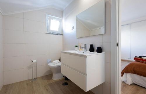 Seixal House | Quarto Piscina aquecida e Casa de banho Privativa