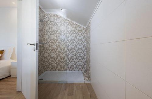 Seixal House | Quarto Piscina aquecida e Casa de banho Privativa