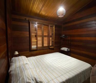 Sao Roque House | QUARTO Primavera em Casa de Madeira no Alto da Serra - PetFriendly