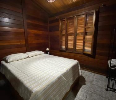 Sao Roque House | QUARTO Primavera em Casa de Madeira no Alto da Serra - PetFriendly