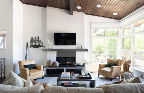 Truckee House | Quartz by AvantStay Stunning Home In Truckee w Views
