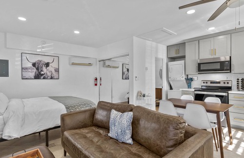 Quartz Hill Apartment | Quartz Hill Studio: Kitchen, TV, Washer/Dryer