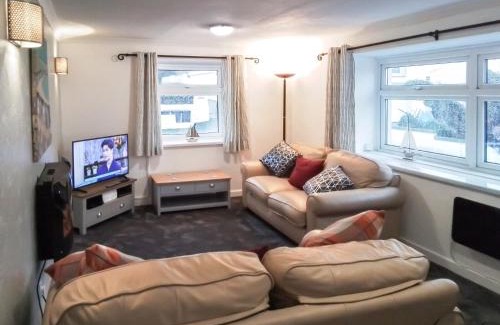 Cemaes Bay House | Quay Side