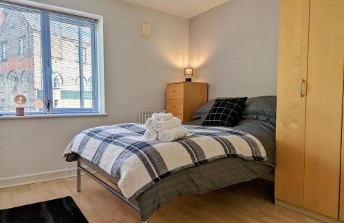 Newcastle-upon-Tyne Apartment | Quayside apartment with riverside views & parking