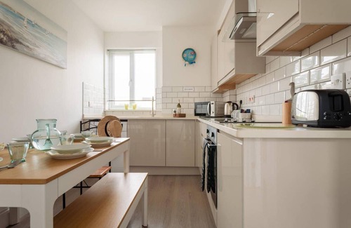 Roundham Apartment | Quayside View - Luxury on Paignton Harbour