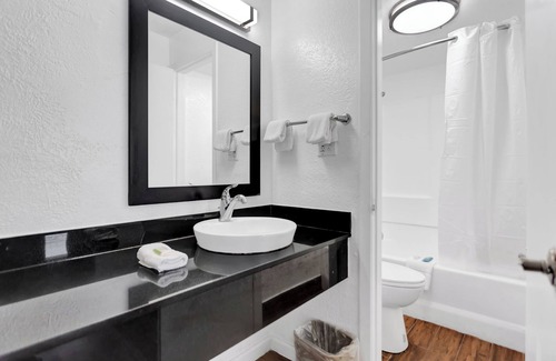North San Antonio - SAT Hotel | QuBed San Antonio