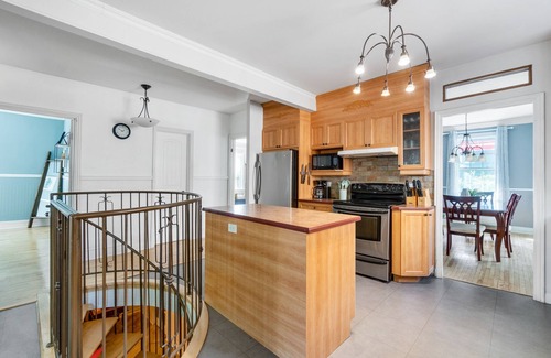 La Cite-Limoilou House | Québec City center, at 15 minutes from everything, 4 chamber, SPA, pool table