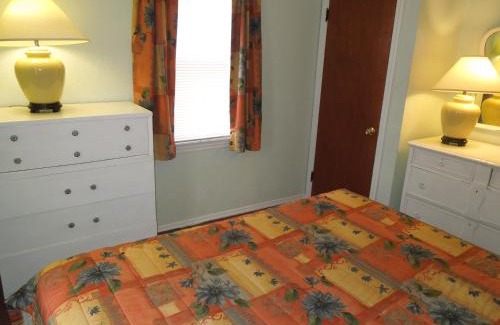 Wildwood Hotel | Quebec Motel