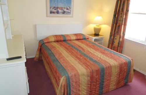 Wildwood Hotel | Quebec Motel