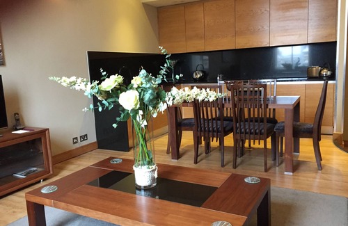 Leeds City Center Apartment | Quebecs Luxury Aparthotel