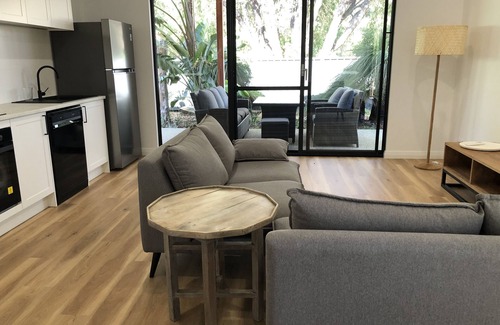 Dunsborough Cottage | Quedji Cottage - Beautiful 2 bed private cottage 3 min walk to Dunsborough town.