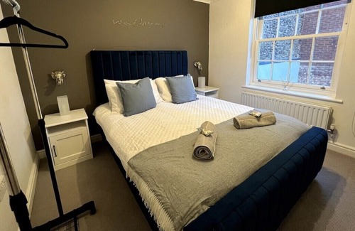 Abingdon House | Queen Anne Court By Prescott Apartments