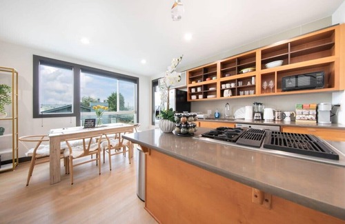 East Queen Anne House | Queen Anne Modern Family Home Free Parking - SLU - Gym