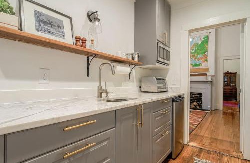 Earlewood Apartment | Queen Anne Travelers Apartment