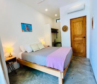 San Francisco Apartment | Queen Bed, Full Kitchen, Air Conditioning, Pool, Fast Wifi - Mar at Casa Calavera