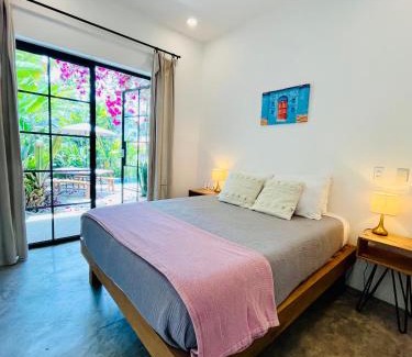 San Francisco Apartment | Queen Bed, Full Kitchen, Air Conditioning, Pool, Fast Wifi - Mar at Casa Calavera